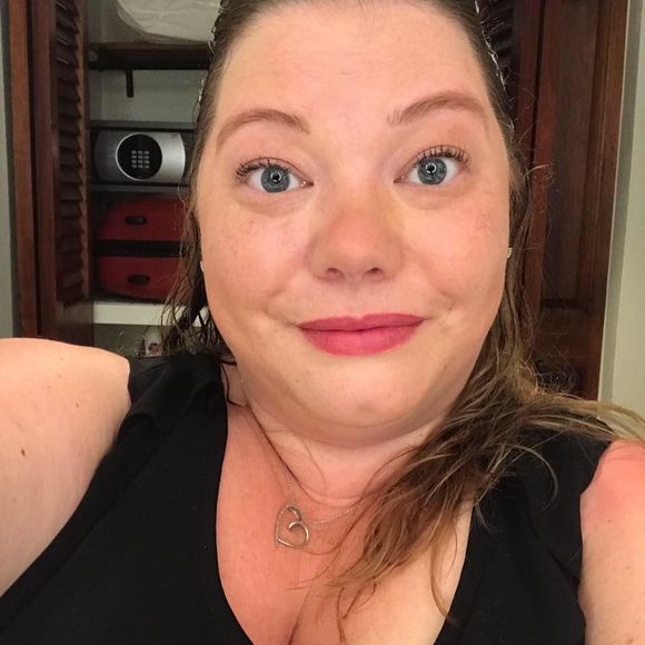 Meet your Posher, Stephanie - Picture 1 of 1